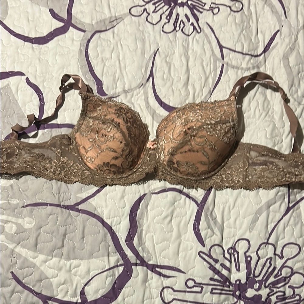Lace Underwire Bras. Tan and Brown. Pink and purple. Blue and pink. Black/tan
